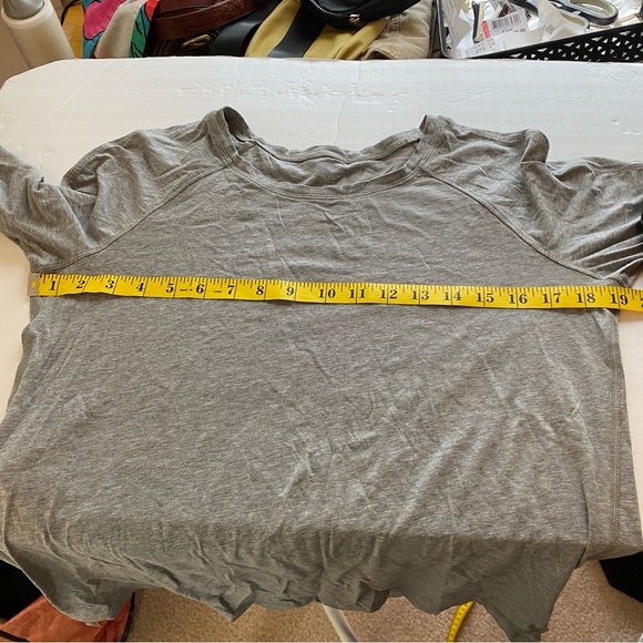 Lululemon Emerald Long Sleeve Heathered Medium Grey - Picture 7 of 8